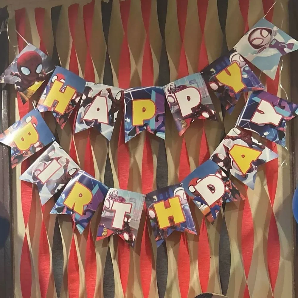 7 piece Spider-Man Themed Birthday Party Supplies Set